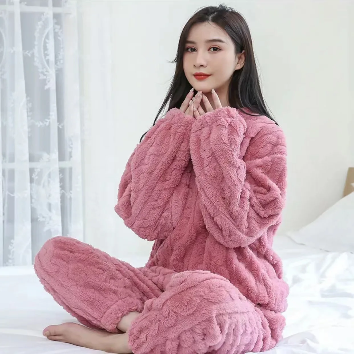 Winter Coral Fleece Sleepwear Women's Thickened Fleece Long Sleeve round Neck Home Clothes Warm Home Suit Outerwear