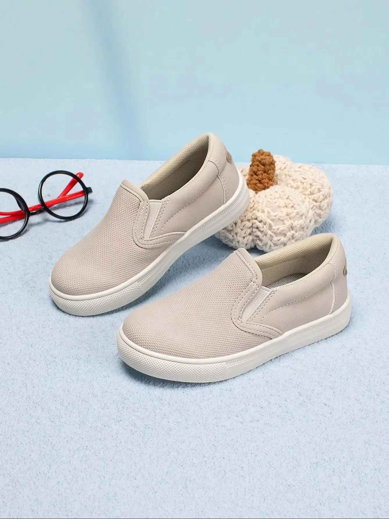 Kids Minimalist Solid PU Low-top Skate Sneakers, Slip-on with Elastic Strap, All-season Casual Shoes for Vacation Party