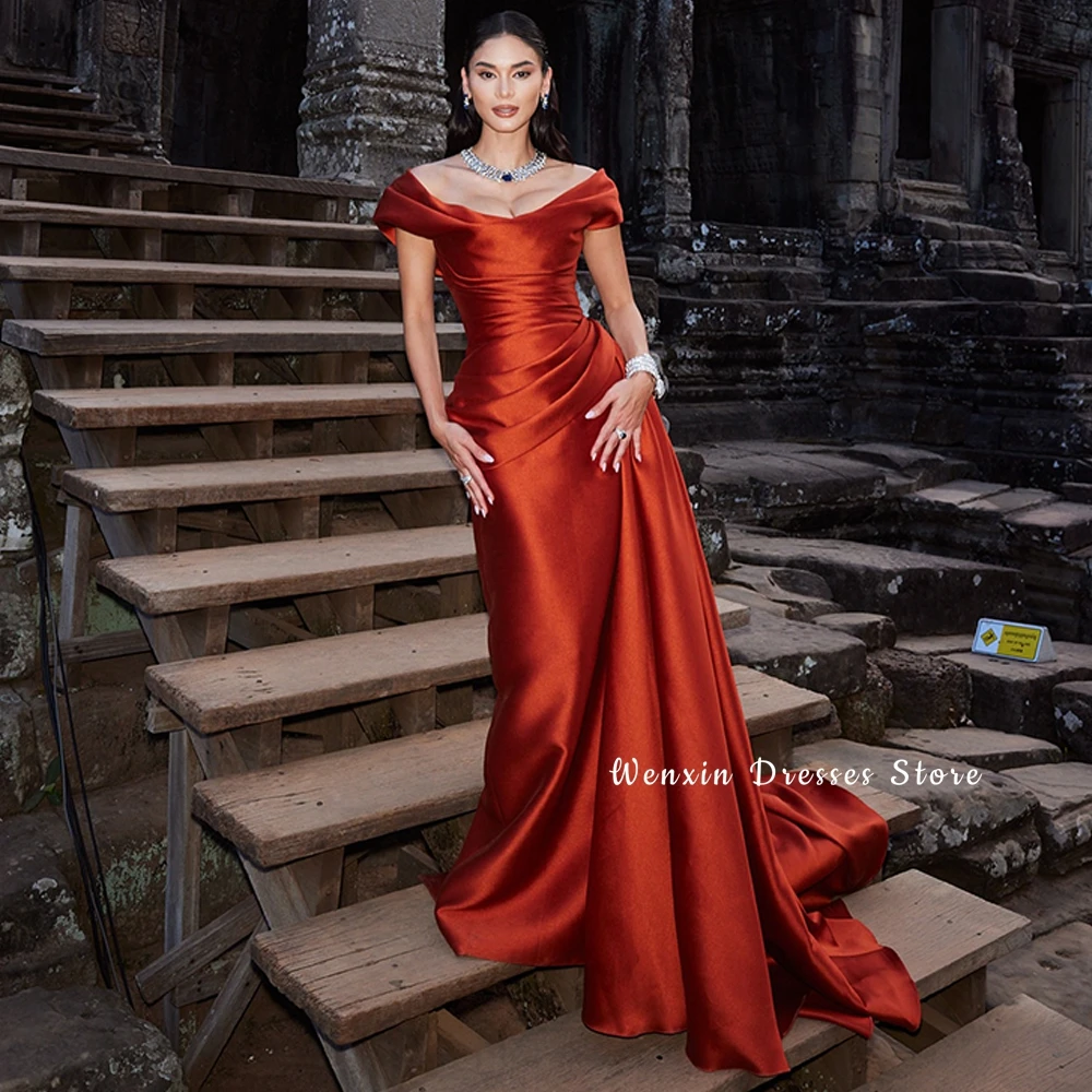 Abito da sera in raso con temperamento Abiti da ritorno a casa personalizzati con spalle scoperte Abiti squisiti per occasioni speciali con strascico a pannello