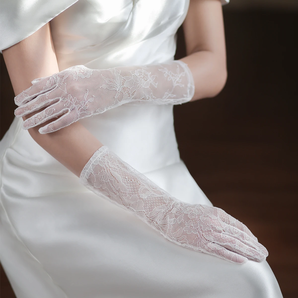 WG065 Exquisite Wedding Bridal Gloves Plain Tulle Lace Long White Finger Bridesmaid Gloves Women Pageant Prom Handschuh