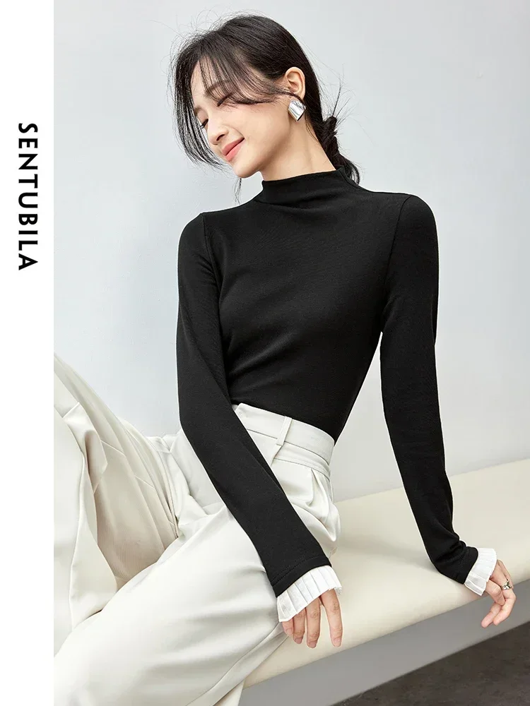 تي شيرت نسائي منسوج من القطن النحيف من SENTUBILA لخريف 2025 مُزين بقطع القماش من الدانتيل بنصف ياقة عالية تي شيرت نسائي أساسي متين 143T56536