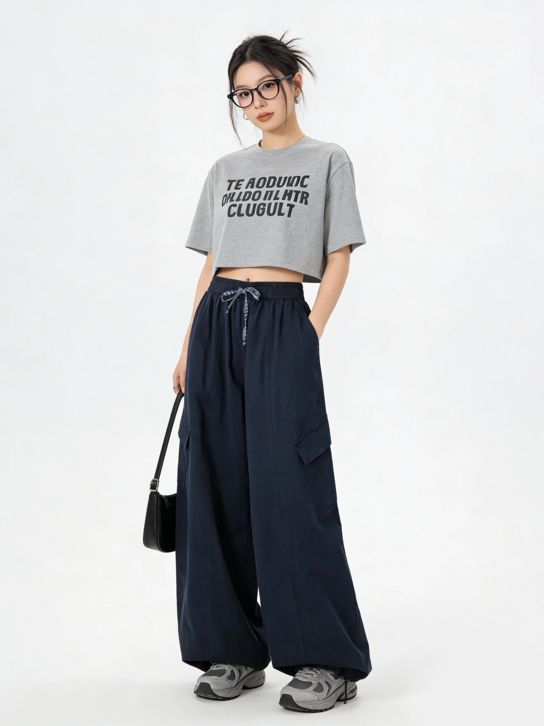 

Брюки-карго с высокой талией в корейском стиле, темно-синие, широкие, на шнурке, в американском стиле, универсальные, весенний дизайн, с манжетами...