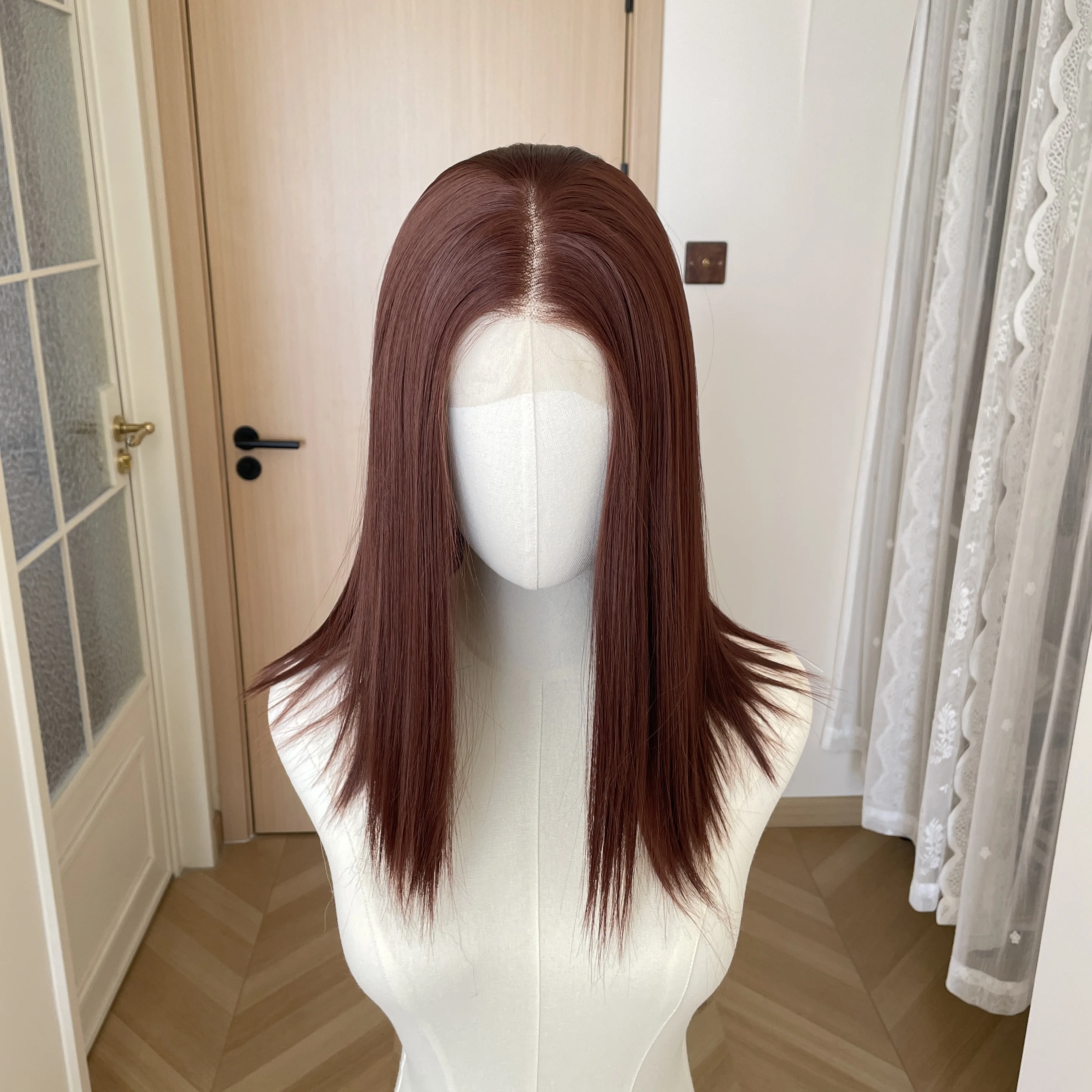

Red Brown Shoulder Length Synthetic Wigs for Women 13x4 Lace Front Glueless Middle Part Wig 150% Natural Hairline Heat Resistant