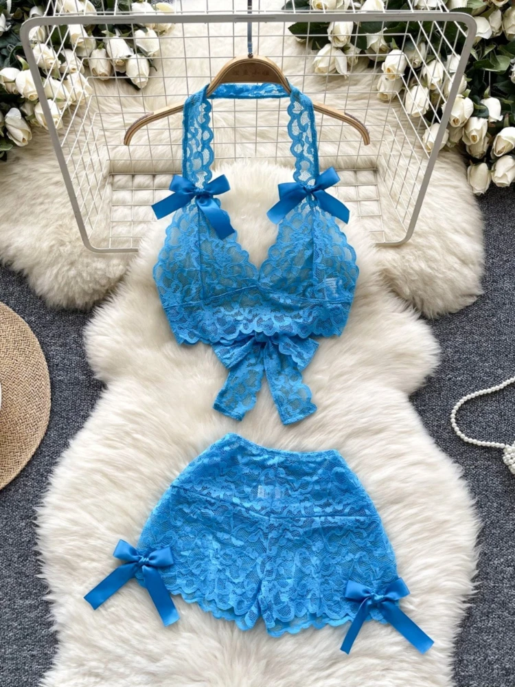 

Сексуальный летний комплект из двух предметов для женщин: кружевной топ с V-образным вырезом и бантом на шее + шорты с высокой талией.