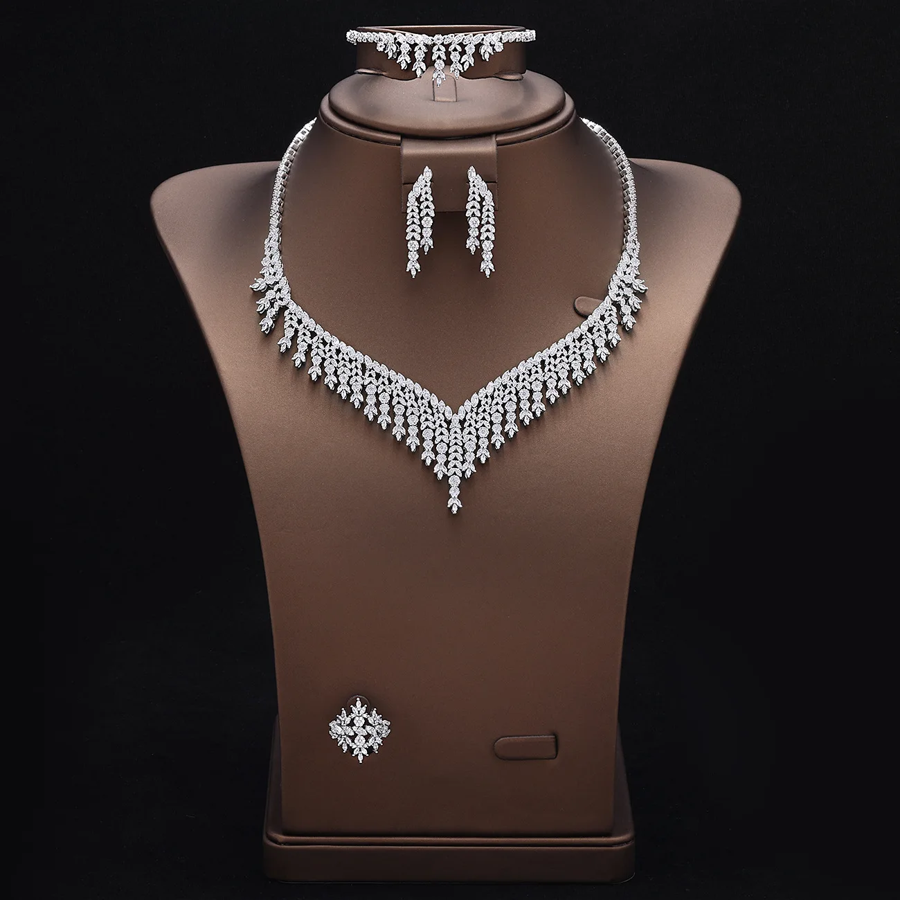 Fashion Bridal 4Pcs Tassel Jewelry Set For Women Tassel Necklace Bracelet Earrings Ring Wedding Party Evening Dress Accessories