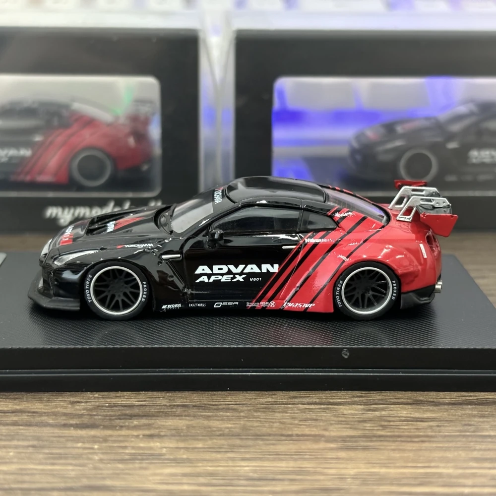 

MC 1/64 R35 LB GTR 1.5 ADVAN Color Diecast Model Car In 2025