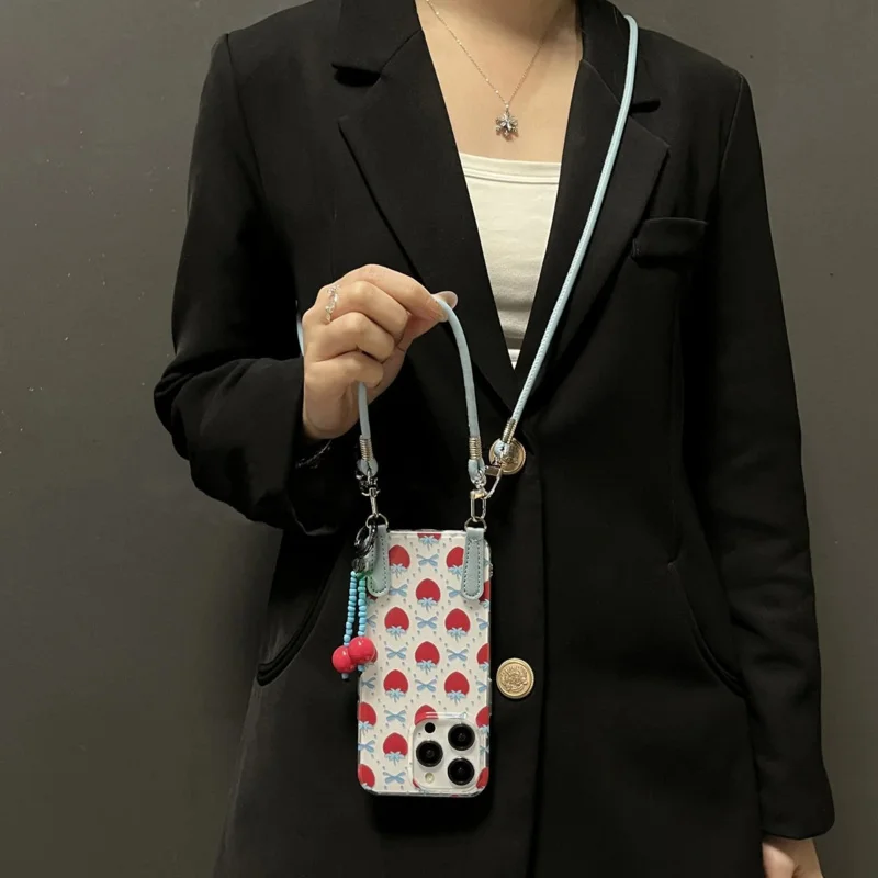 حافظة هاتف كرز زرقاء ملونة كاملة الشاشة مع حبل معلق طويل وقصير من الكرز لهاتف آيفون 11 12 13 14 15 16 برو ماكس