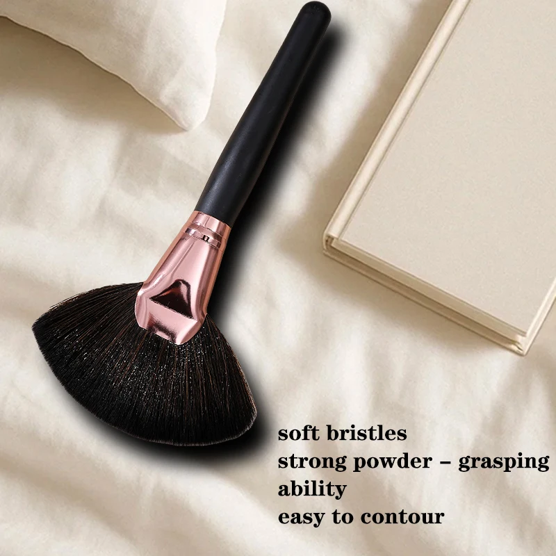 부드럽고 피부 친화적인 메이크업 브러쉬! 이븐 파우더 - 끈적임 없이 완벽하게 바르고, 편안한 그립감, 스타일리시한 디자인.