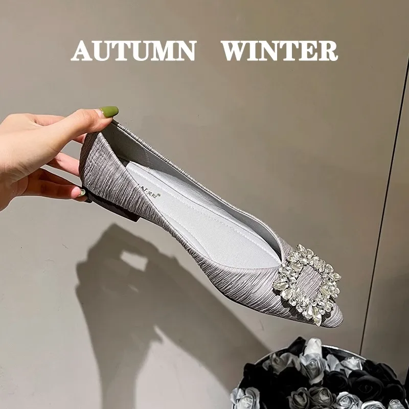 2025 Spring and Autumn New Fashion French Pointed Shallow Mouth Flat Shoes Water Diamond Black Women's Casual Shoes view 3