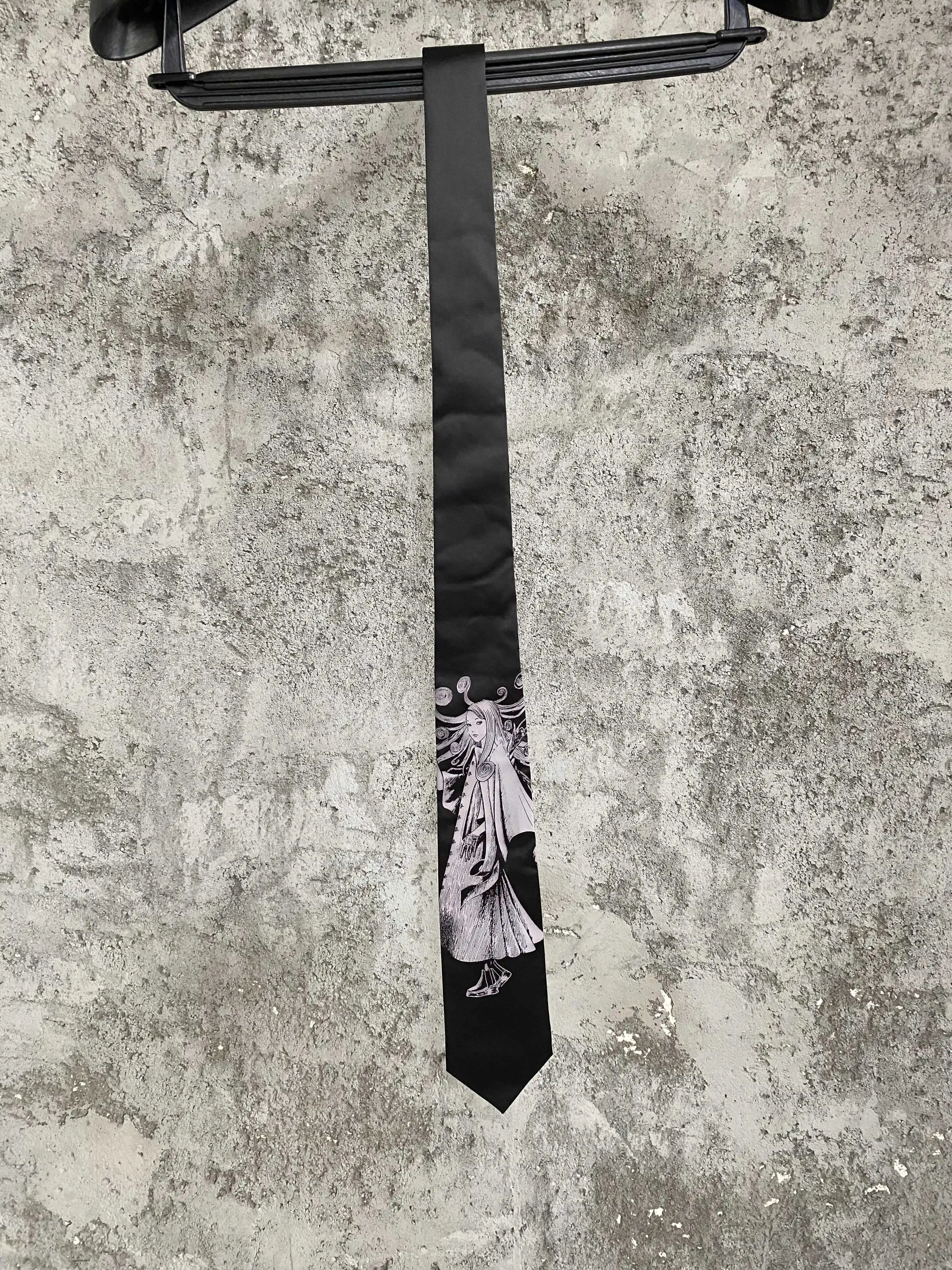 Original design of Junji ITO's co-branded horror comic Original design osilk printed ties for men and women