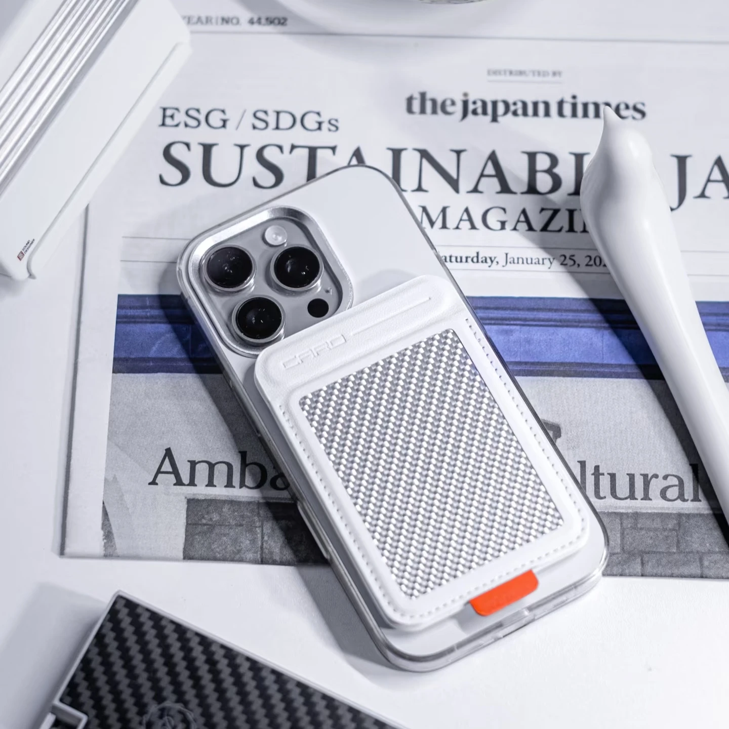 レザー製リアルカーボンファイバーMagSafeウォレット iPhone 17 16 15 14 13 12 Pro Max Samsung S25 Ultra対応 マグネット式カードホルダー/スタンド