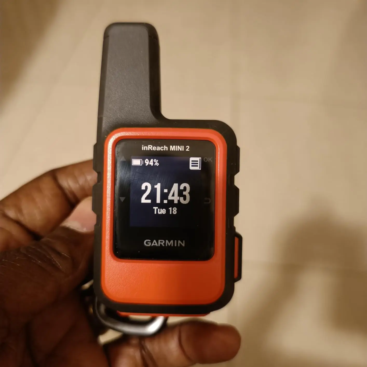 جهاز اتصال قمر صناعي خفيف الوزن ومدمج من Garmin inReach Mini 2 للمشي لمسافات طويلة، برتقالي - 010-02602-00، مناسب لركوب الدراجات