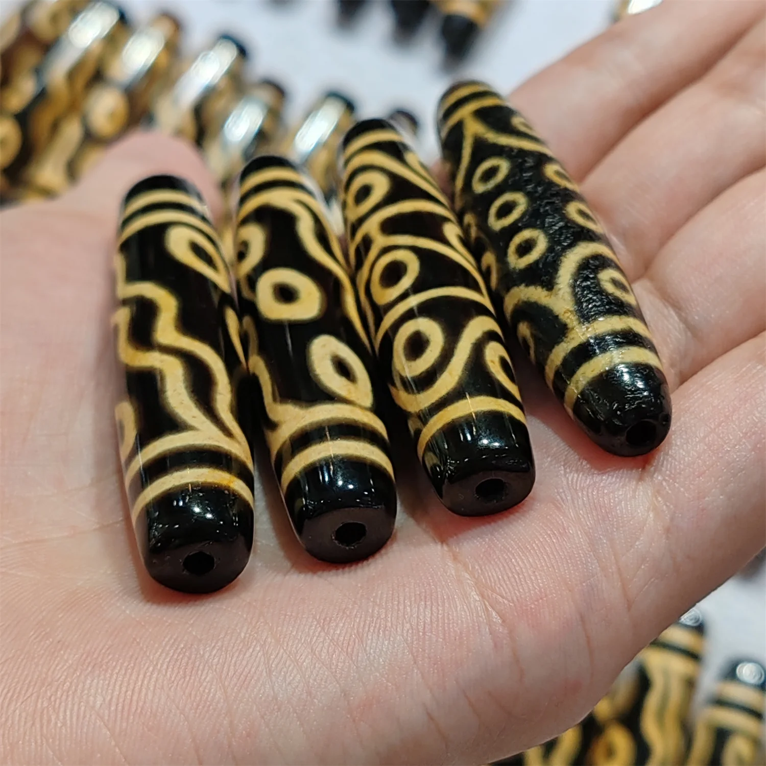 1pcs/lot Natural phoenix six eyes and twelve eyes pattern old agate dzi Yellow-black Weathering lines 60×13mm Bracelet necklace