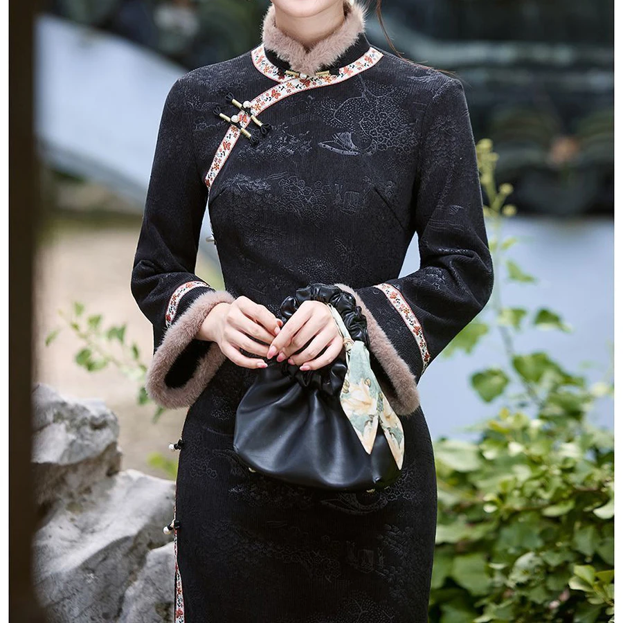 

Черное платье Cheongsam 2025 года, осень-зима, утепленное теплое темпераментное платье Ципао в китайском стиле с длинными рукавами и благородным жаккардовым цветком