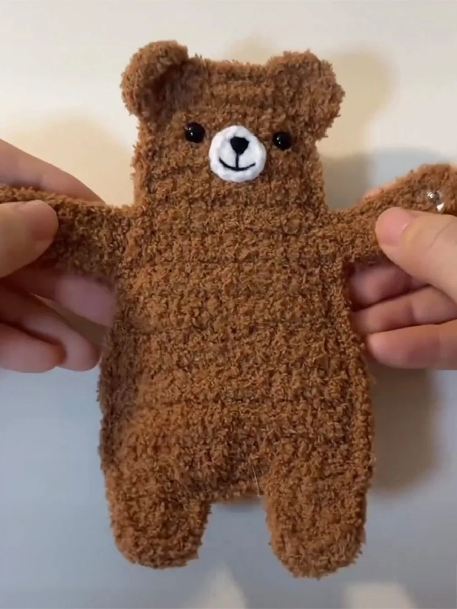 バレンタインデーのギフト手作り編み物 DIY 材料キットクマイヤホンバッグペンダントかわいいクマ糸かぎ針編みアクセサリー