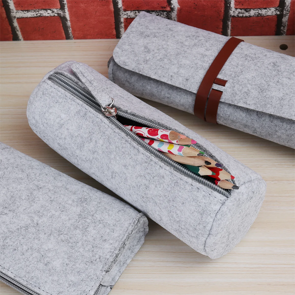 

3 pcs Felt Texture 3 Shapes Scratch Resistant Large Capacity Pen Pencil Organizer Makeup Bag Pouch Zipper Pencil Case
