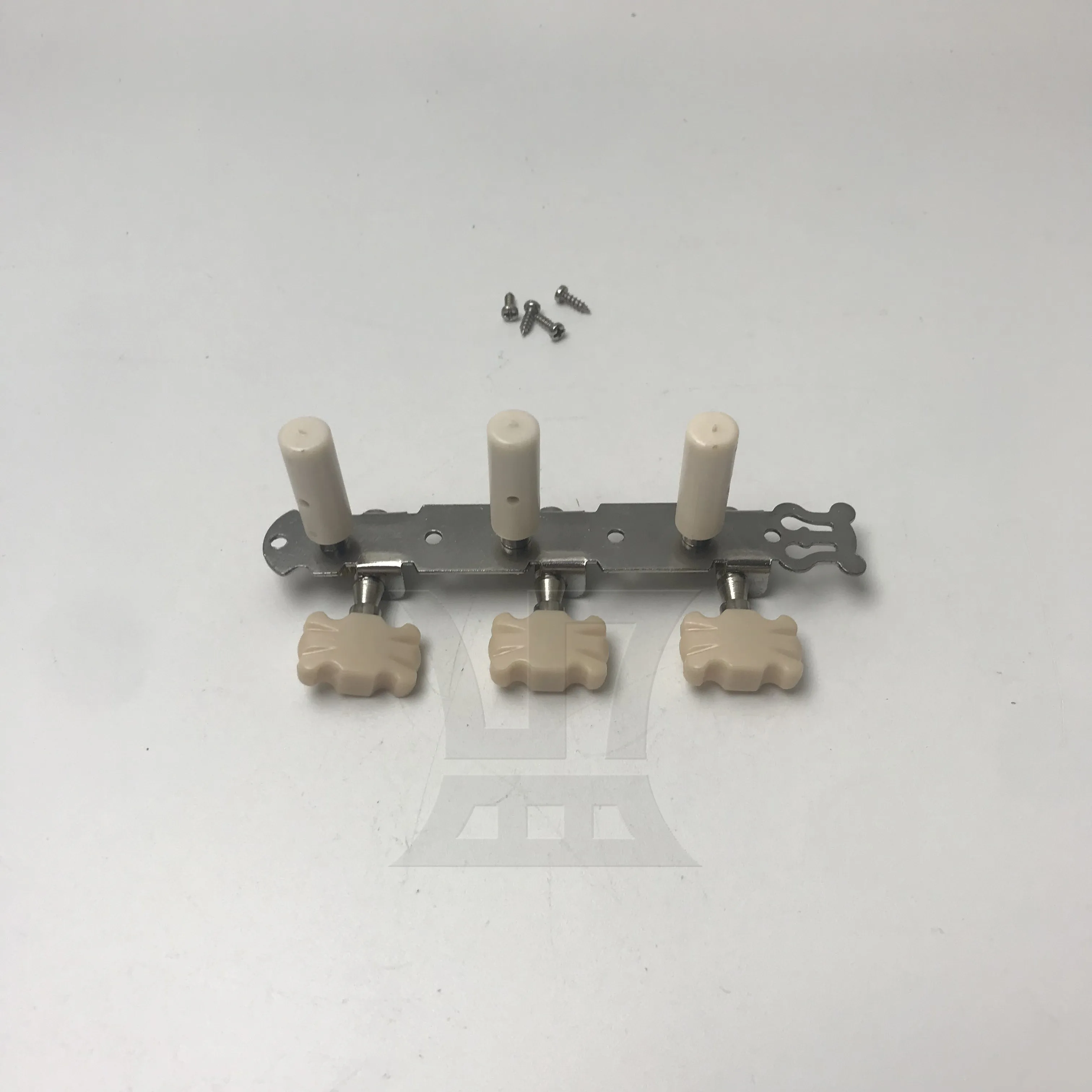 

Yibuy 1pc Classical Guitar Beige Flower Head Plastic Column Triple Tuner Peg Chrome Right Musical Instrument Accessories