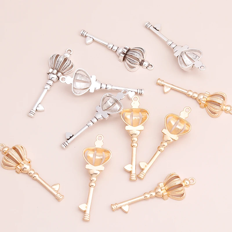 Leslie 5 Stück 56mm Legierung König- und Königinkronen-Anhänger für Schmuckherstellung DIY Schlüsselanhänger Charms Anhänger Halsketten Zubehör – Detail 2