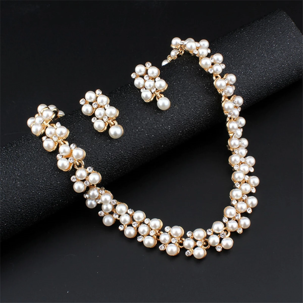 3PC Women\'s Fashion Wedding Season Imitation Pearl Flower Necklace Earrings Jewelry Set Wedding Date Party Holiday Gift-8942