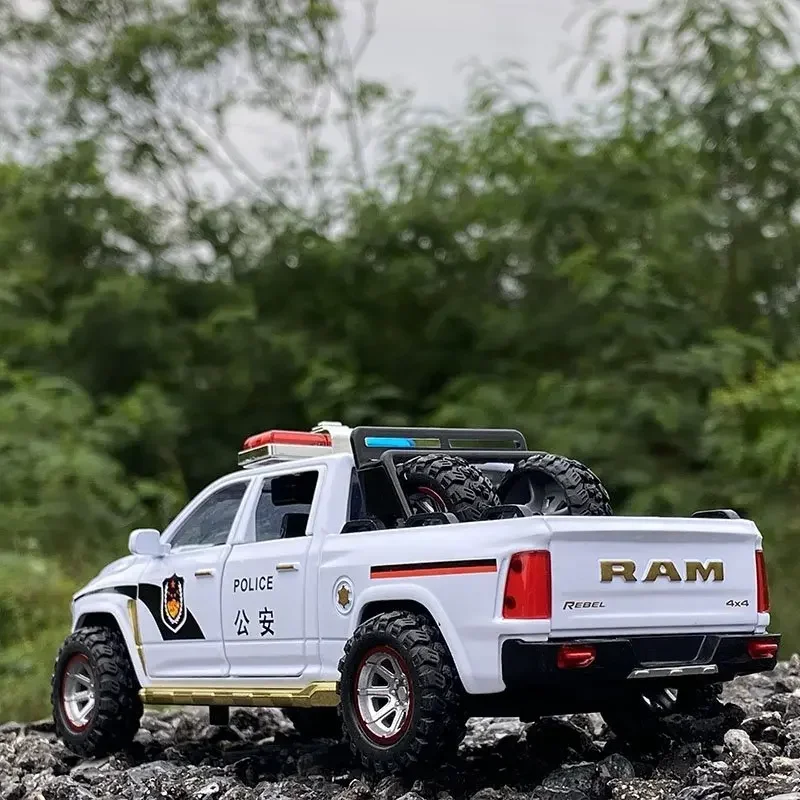 Modelo de coche de aleación de simulación de camioneta Dodge Ram TRX 1:32, modelo de coche NewMetal, sonido y luz, coche de juguete extraíble para niños, regalos E103