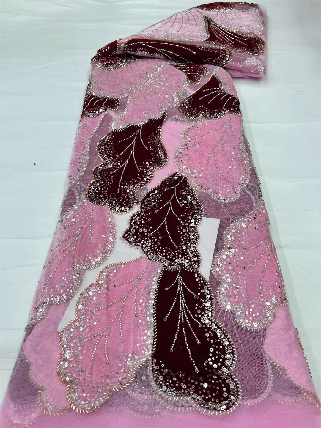 Tessuto di Lusso in Velluto Ne - Velvet Fabric Embroidery recensione e prezzo