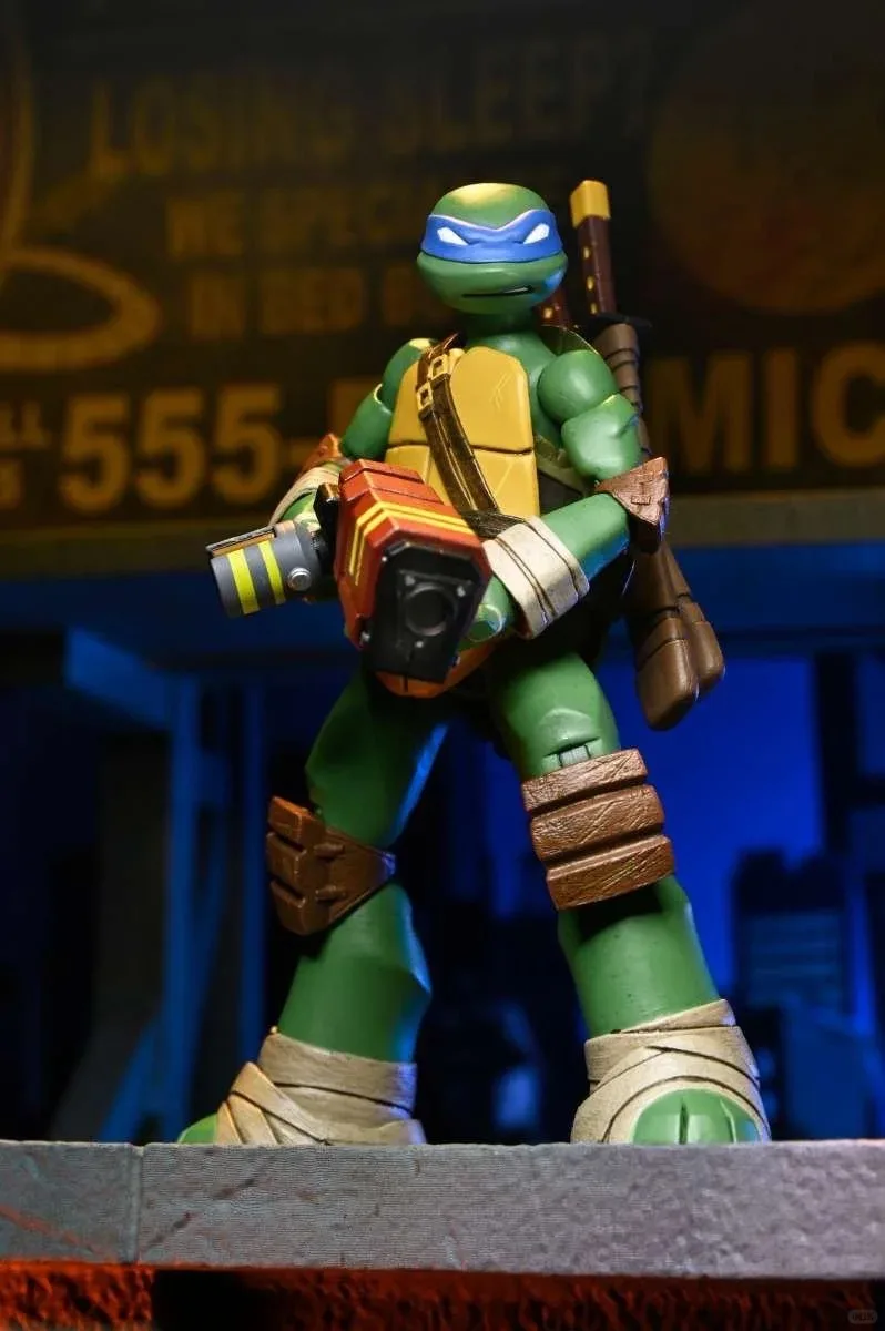 Nuovo genuino Neca 7 pollici Teenage Mutant Turtles 2012 Versione animata Schneider Fanteria e tartaruga Quattro fratelli Figure regalo