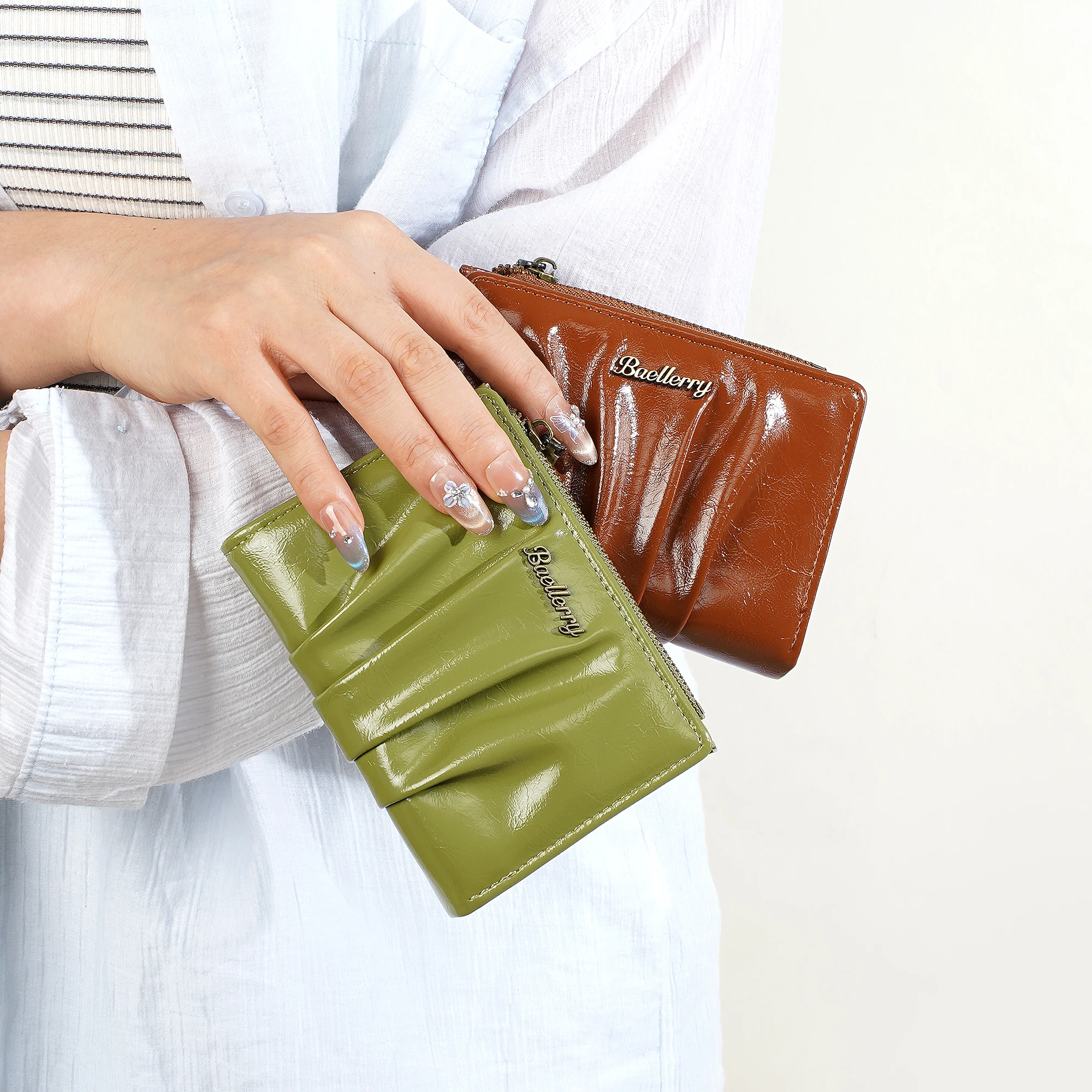 1 Stück Retro Plissierte Glänzende Öl-Wachs-PU Damen-Kurzgeldbörse, Doppelt Faltbare Schnappgeldbörse, Reißverschluss-Münzfach + Ausweisfenster, Geeignet für Outdoor-Dates, Geschenk für Frauen – Detail 18