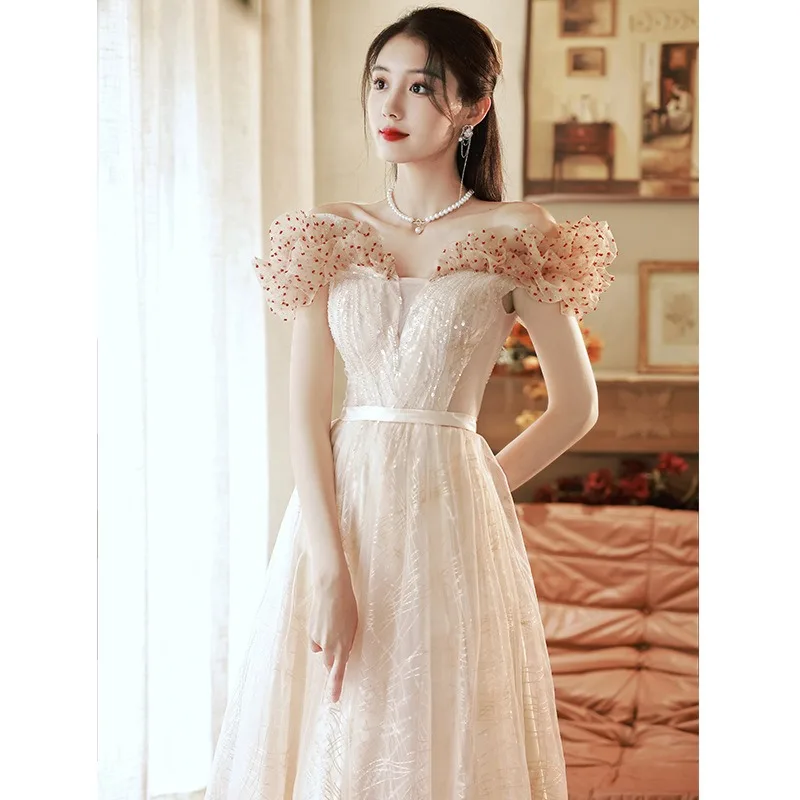 

Новое летнее женское тонкое вечернее платье цвета шампанского на одно плечо, модное платье для ежегодного собрания для ведущего банкета