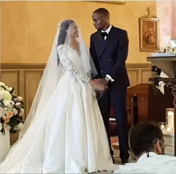 Vestidos de novia de encaje blanco personalizados, línea A, cuello en V, apliques de encaje, vestidos de novia de talla grande, vestido de novia de satén de manga larga