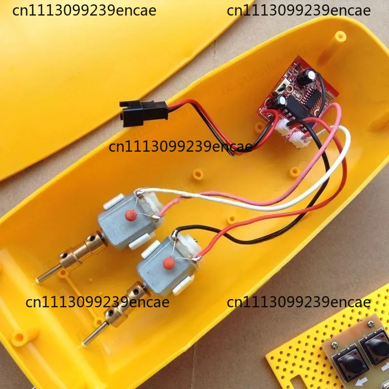 1Set DIY Assembly Mini  130 Double Motor 2.4G Remote Control Model  Transmitter Receiver Kit Control Distance 100 meters
