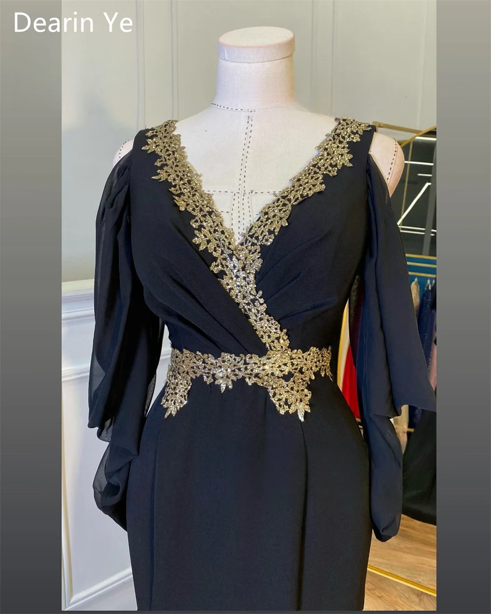 Vestido de fiesta de Arabia Saudita, vestido de noche Dearin con cuello en V, sirena hasta el suelo, faldas de lentejuelas, espalda abierta, apliques con volantes, vestido para ocasión a medida