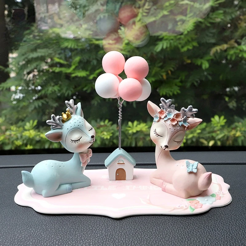 

2022 New Creative Desktop Cartoon Car Interior Supplies Car Cake Decoration Resin Car Deer Decoration Car Decoration Accessories