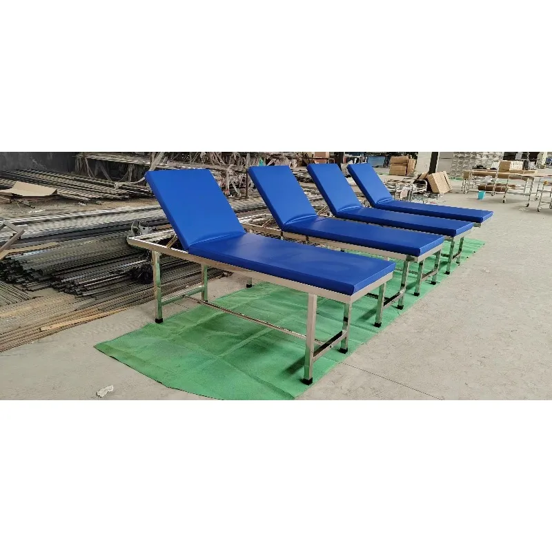 Las clínicas médicas utilizan camas portátiles para examen de pacientes hospitalarios con listas de verificación ajustables