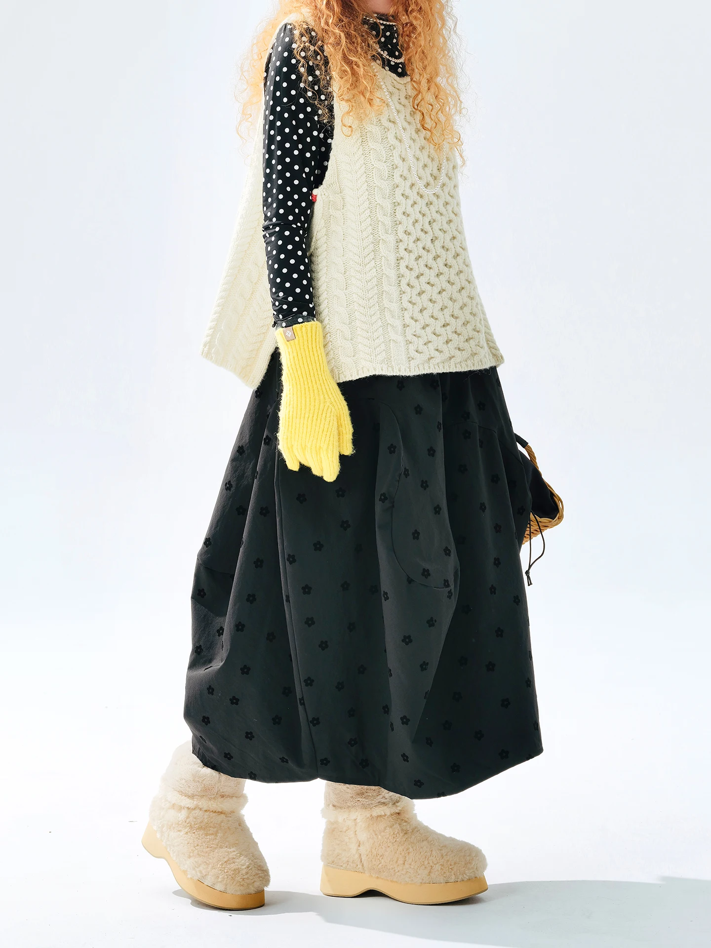 

Flocked Flower Midi Skirt - imakokoni 2025 Original Winter Literary & Gentle Style Women's Skirt 255264