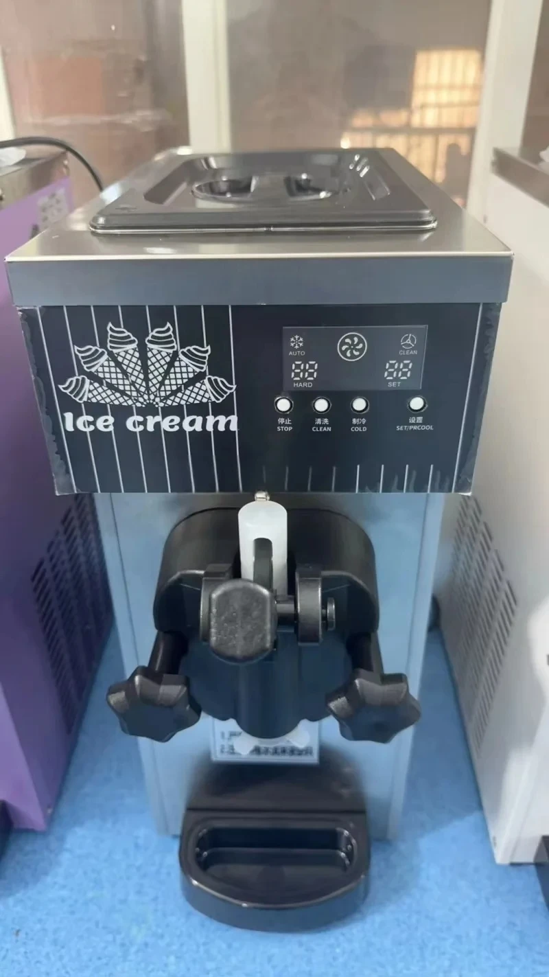 Reklama maszyny do lodów o jednym smaku, w pełni automatyczna maszyna do lodów włoskich z wyświetlaczem cyfrowym, obsługa jednym dotknięciem do domu i firmy.