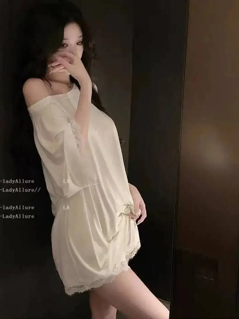 خريف جديد منامة النسخة الكورية فضفاضة خارج الكتف الدانتيل قصيرة الأكمام تي شيرت الساخن بلون فستان الساحرة أنيقة 16TT