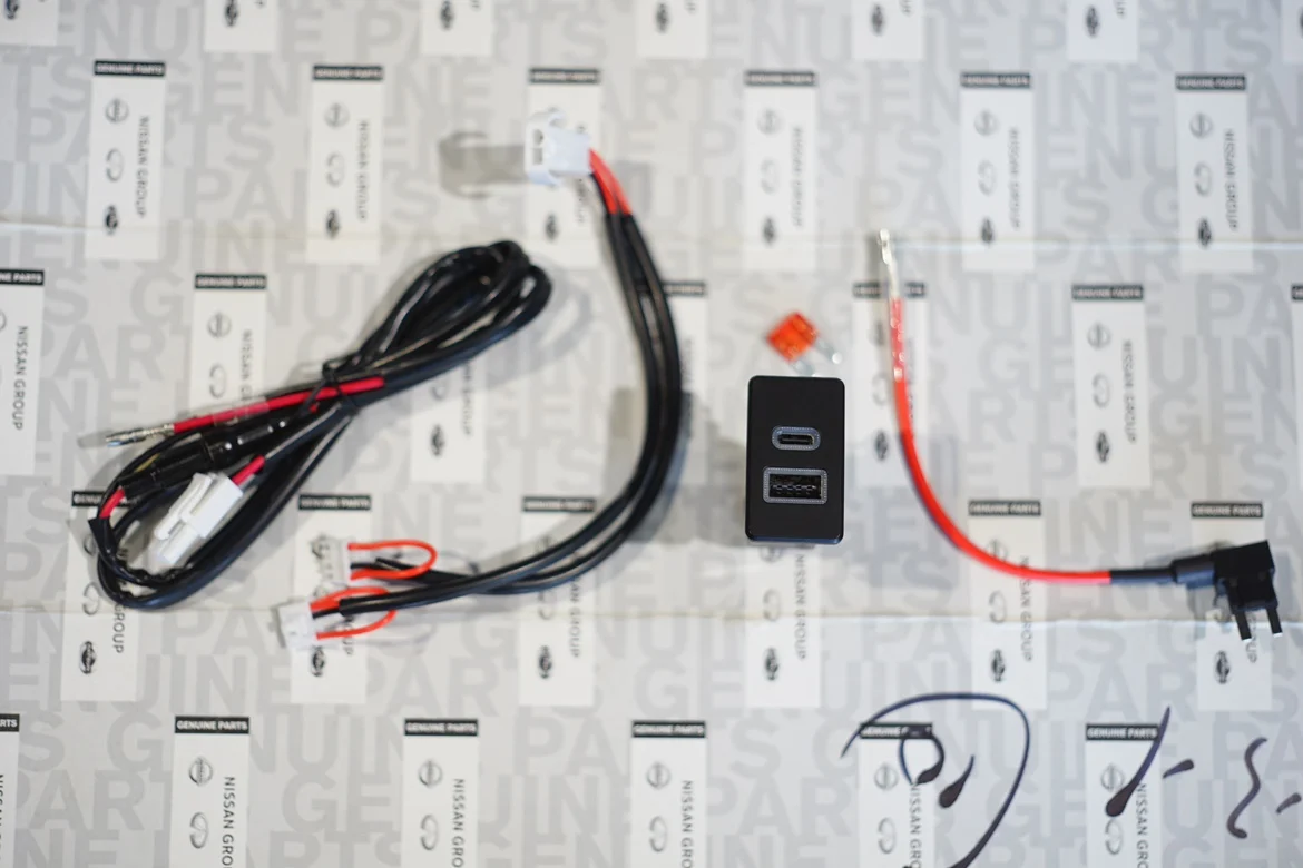 FOR Nissan Tule Y60 Charger Tule Y60 Charger Nissan Y60 USB Quick Charge