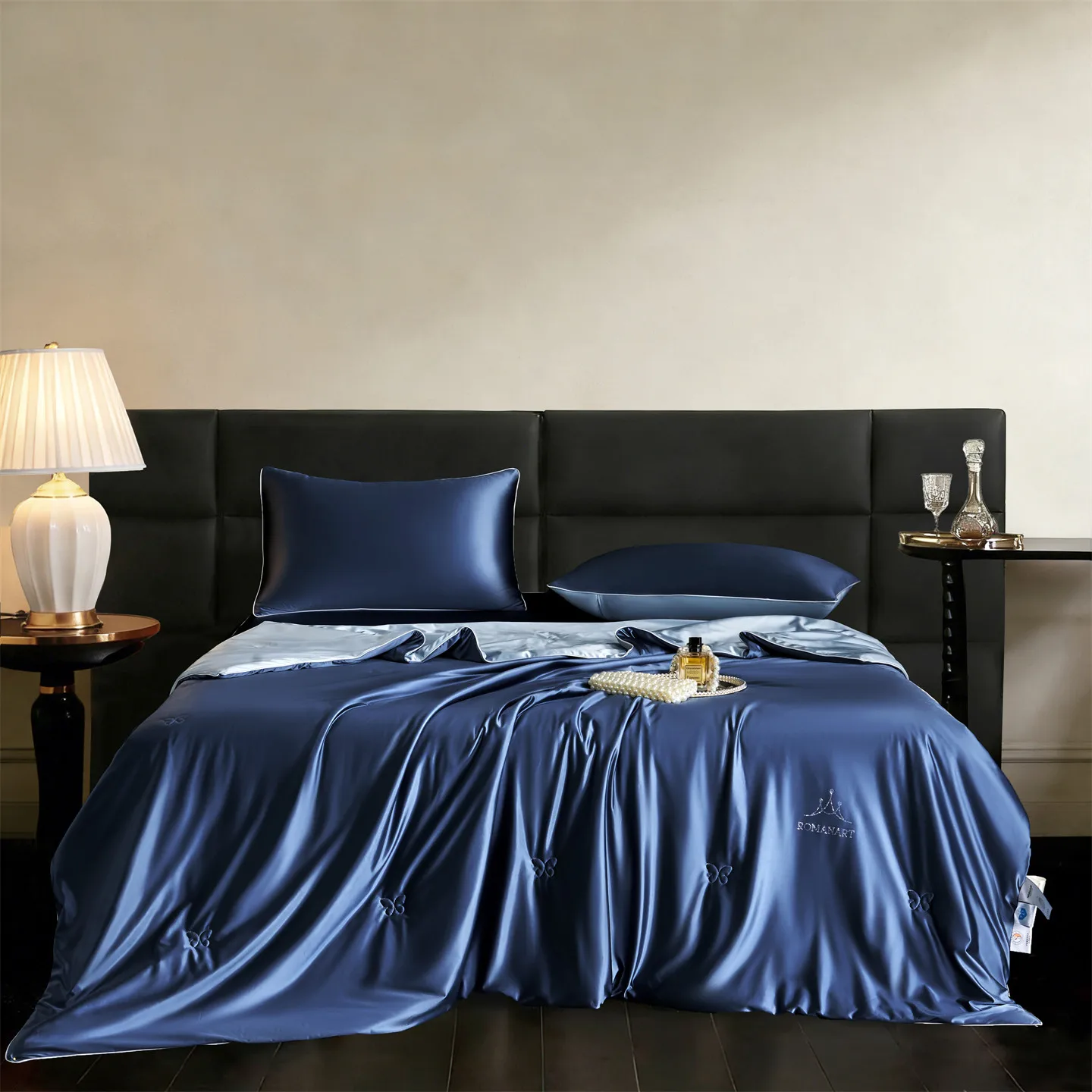 Grade A Mulberry Silk Blanket, 100% Pure Silk Filling and Shell Throw Blankets, Lightweight Soft Silk Comforter/Duvet/Quilt