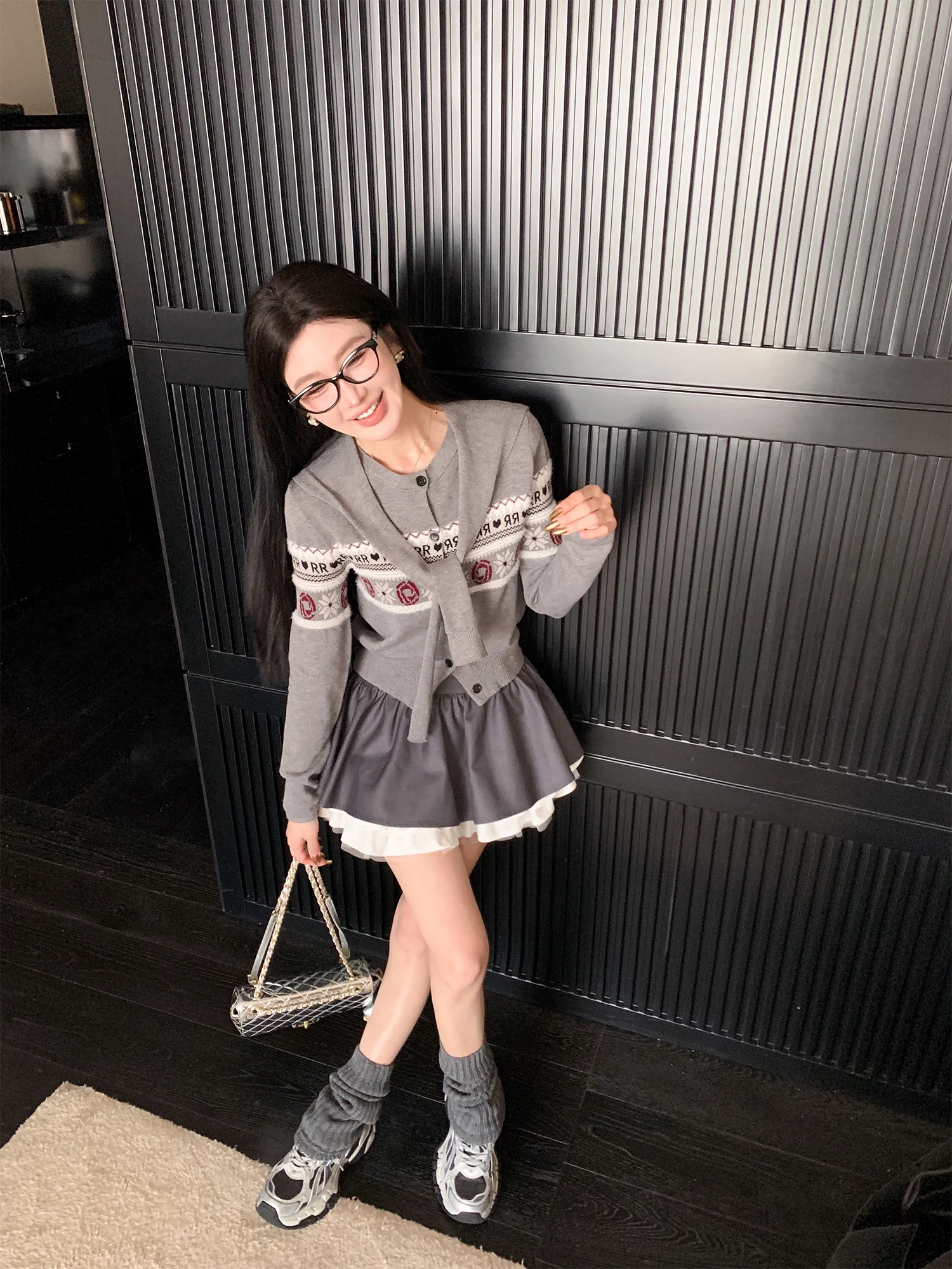 

Soft Knitted Long Sve Sweater Women's Faionable Tassel oulder High-End Feeling Temperament Knitwear V-ne Ciwalk
