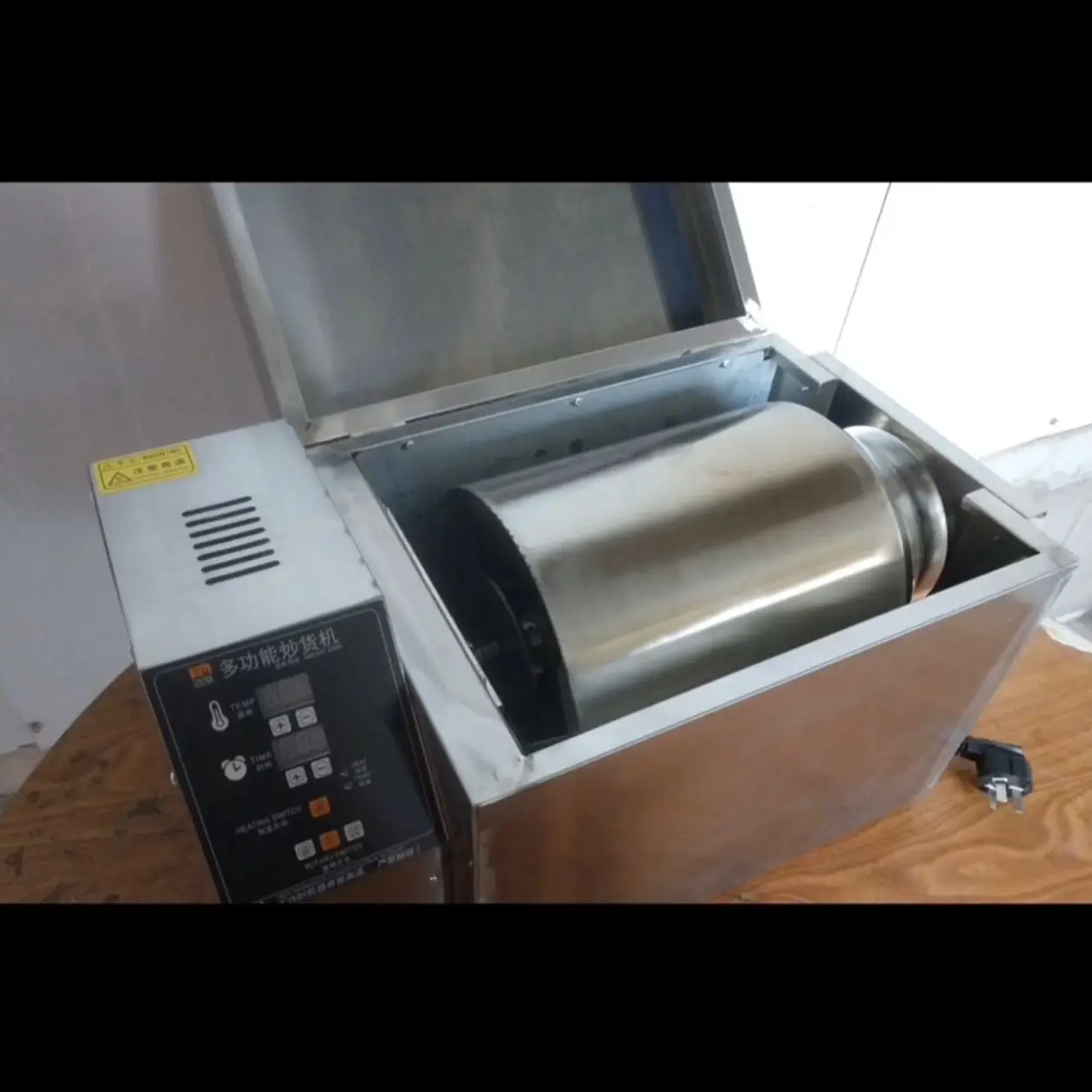 

Электрическая сушильная машина для обжарки арахисовых орехов Коммерческая жаровня зерна кунжута