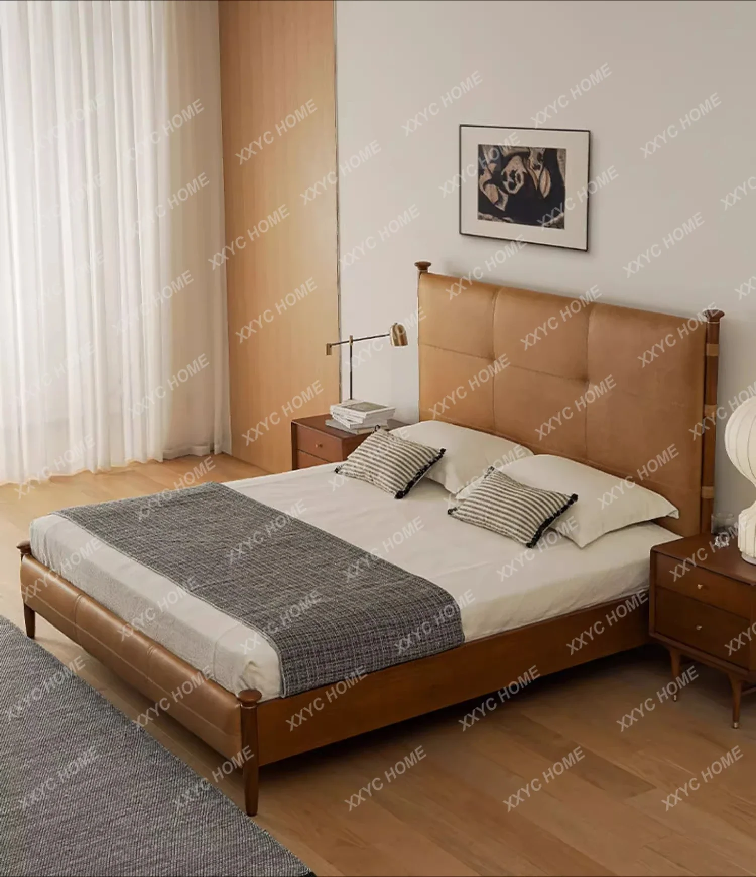 TT The master bedroom is a leather bed thin bedhead, and a high-back sycamore solid wood bed