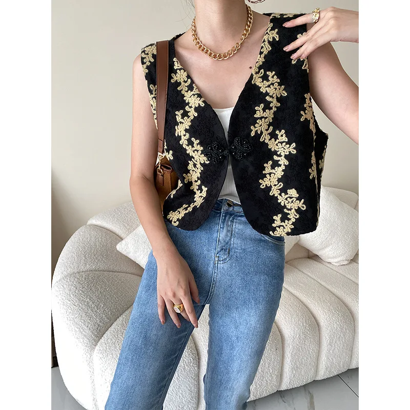 Women Clothing 2022 Autumn Winter Vintage Chinese Style Button Embroidery Short Style Waistcoat Design Sense New Fashion Vest