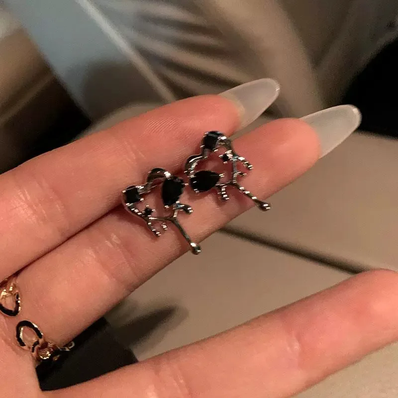 

Серьги-гвоздики из чистого серебра 925 пробы, модные, уникальные, новый стиль, ниша, простой дизайн, элегантные украшения для ушей для женщин