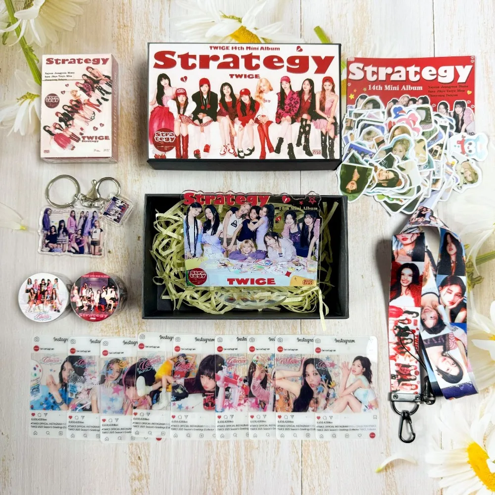 KPOP grupo ídolo coreano dos veces llavero de moda pegatina caja de regalo nuevo álbum personajes STRATEGY fotos Lomo tarjeta llaveros llavero