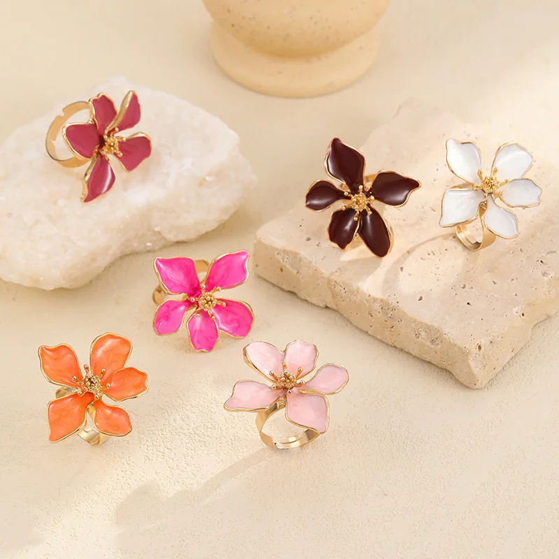 

New Five-Leaf Flower Drip Flower Ring With High Personality And Versatile Creative Ring Accessories For Ladies