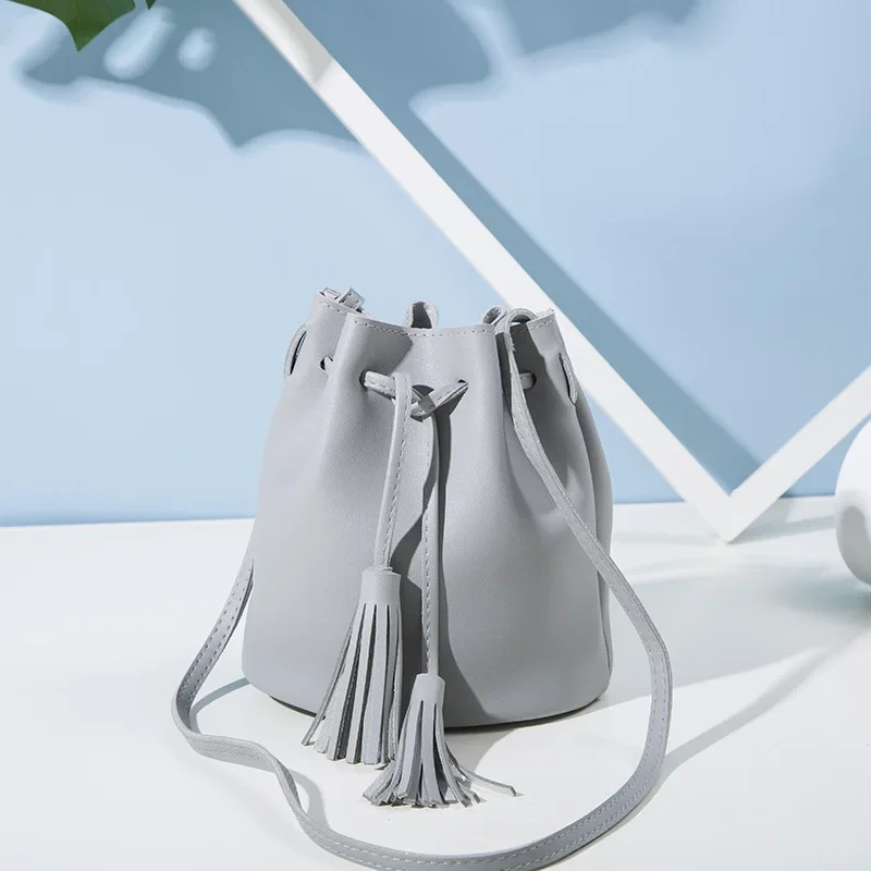 Summer Bucket Bag Vintage Tassel Messenger Crossbody Bags for Women Trend Designer Shoulder Handbags Large Capacity Bag Tote