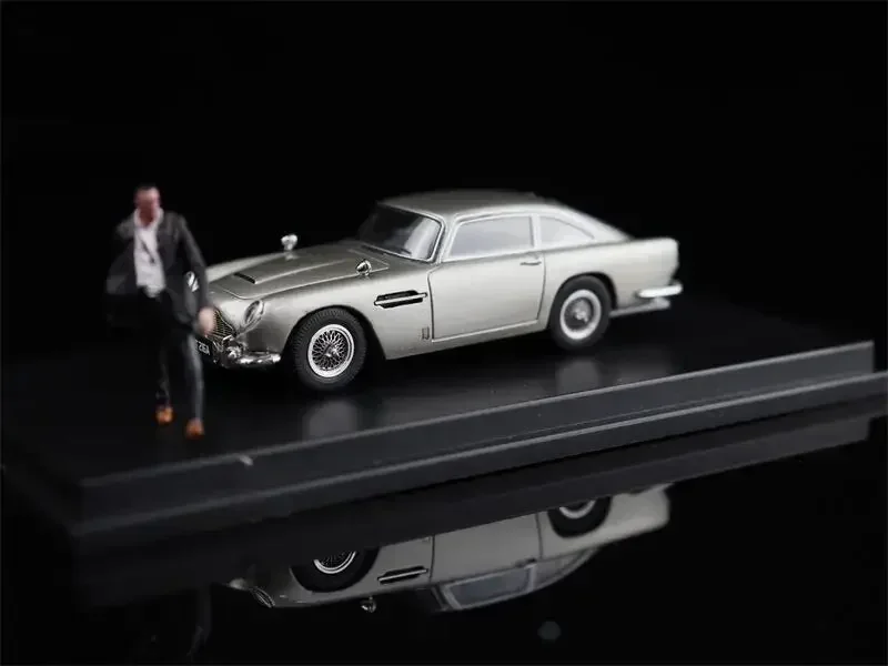 DCM&TPC 1:64 DB5 Diecast Model Car