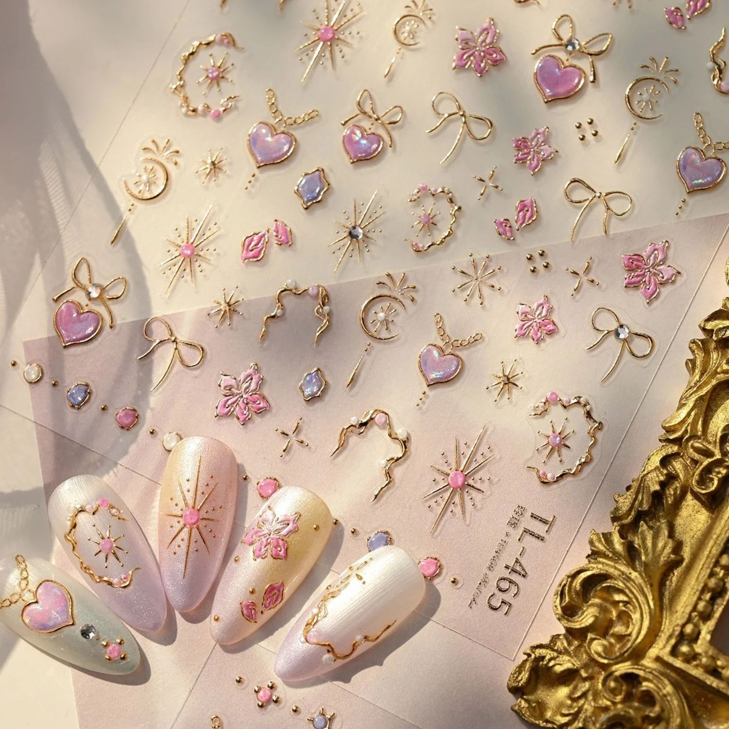Lila Rosa Herz 5D Nagelkunst-Aufkleber Goldrand Kirschblüte Stern Achteckiger Stern Perle Schleife Edelstein Selbstklebende Nagelsticker DIY