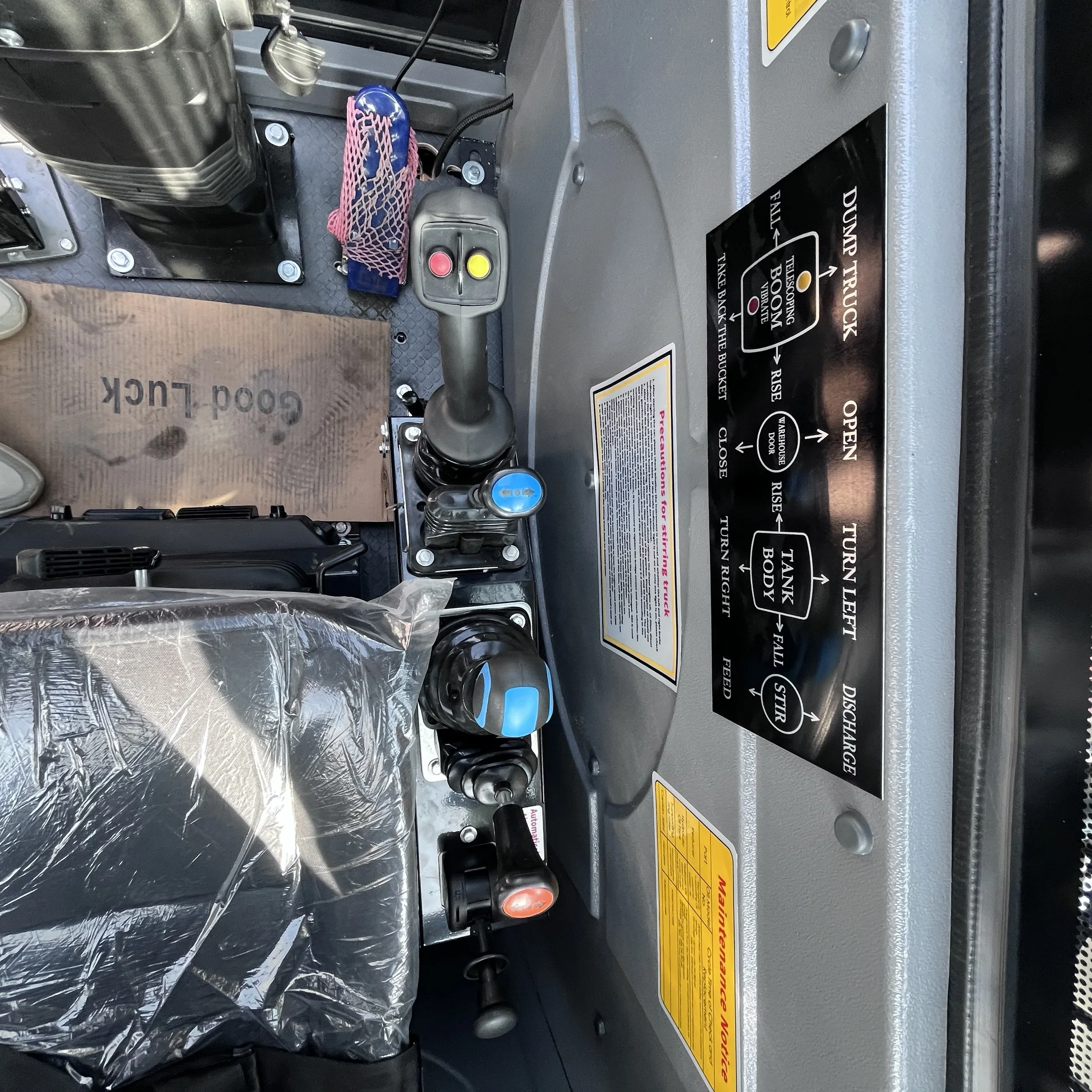 4 متر مكعب من شاحنة خلط الخرسانة سعة مختلفة شاحنة خلط الخرسانة ذاتية التحميل شاحنة خلط الخرسانة الصغيرة #6