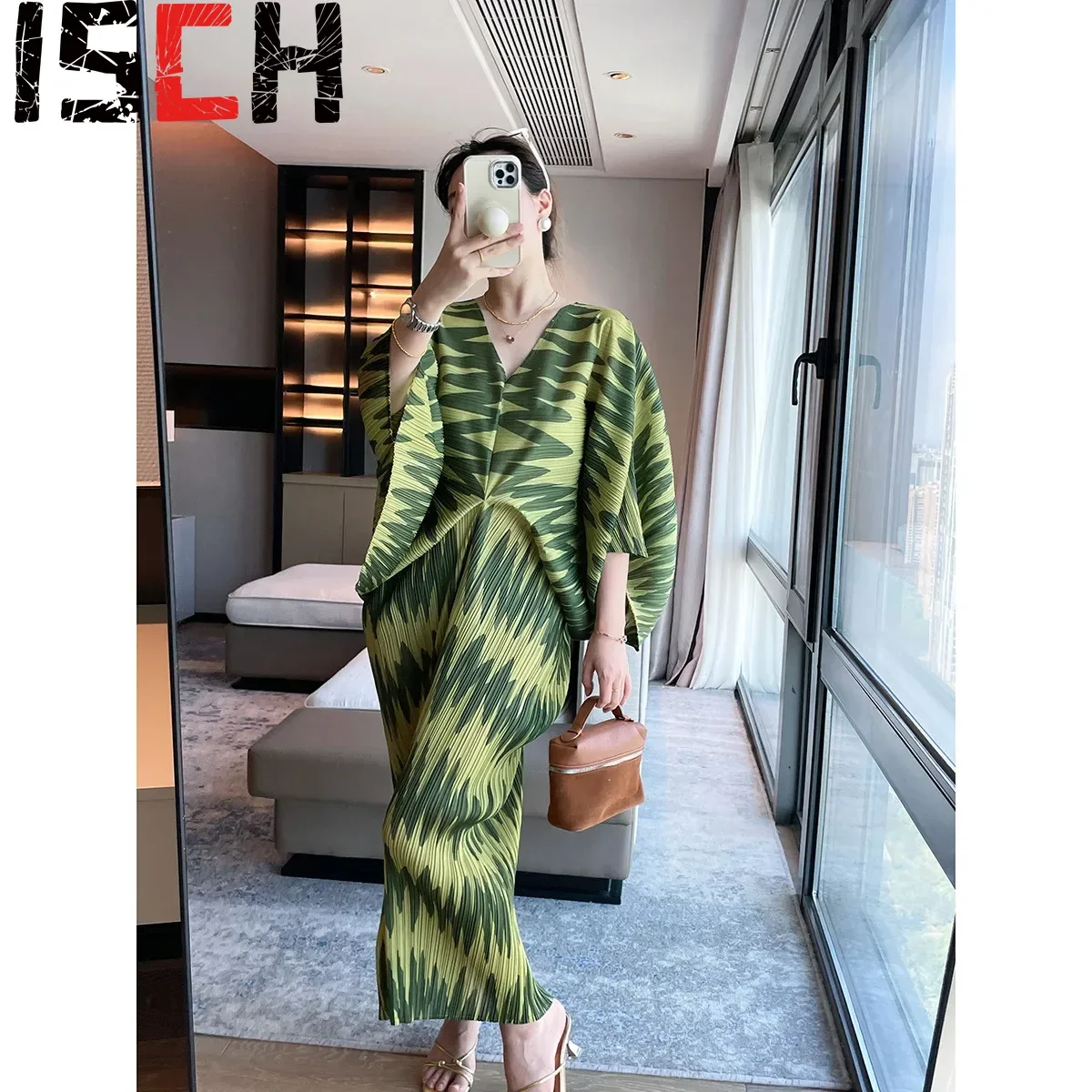 Pleats Pleated Dress 2024 Autumn New French Zebra Print Dress Bat-sleeve Temperament Loose Flesh Covering Long Dress Female